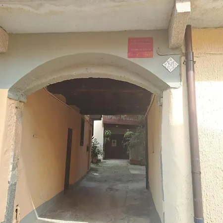 Apartament A Due Passi Dal Lago-a Stone's Throw From The Lesa