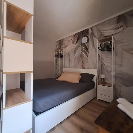 Apartament A Due Passi Dal Lago-a Stone's Throw From The