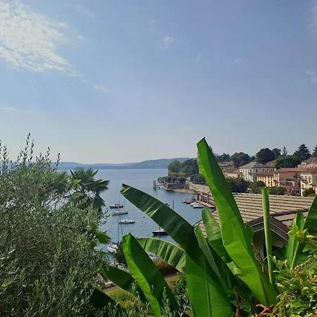 A Due Passi Dal Lago-a Stone's Throw From The Apartament