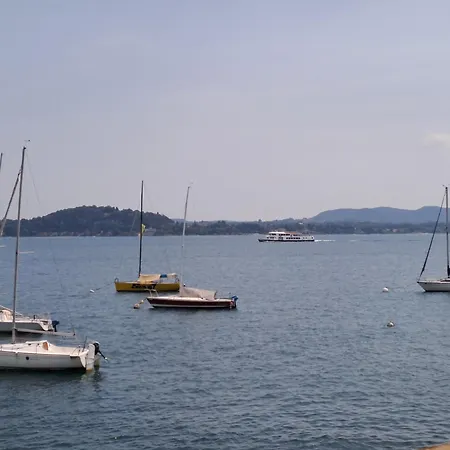 A Due Passi Dal Lago-a Stone's Throw From The Apartament *
