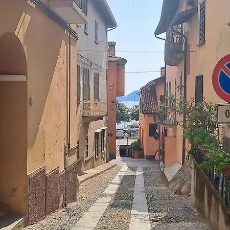 A Due Passi Dal Lago-a Stone's Throw From The Apartament *
