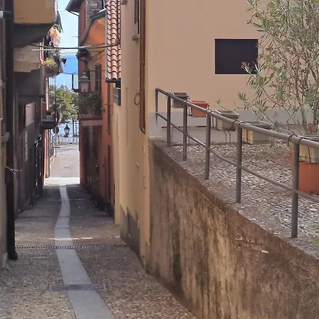 A Due Passi Dal Lago-a Stone's Throw From The Apartament