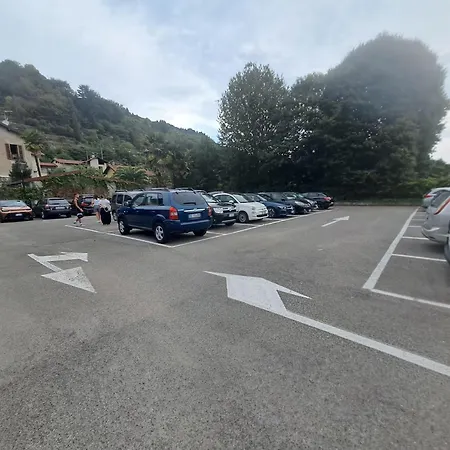 A Due Passi Dal Lago-a Stone's Throw From The Apartament *
