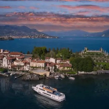 Apartament A Due Passi Dal Lago-a Stone's Throw From The *